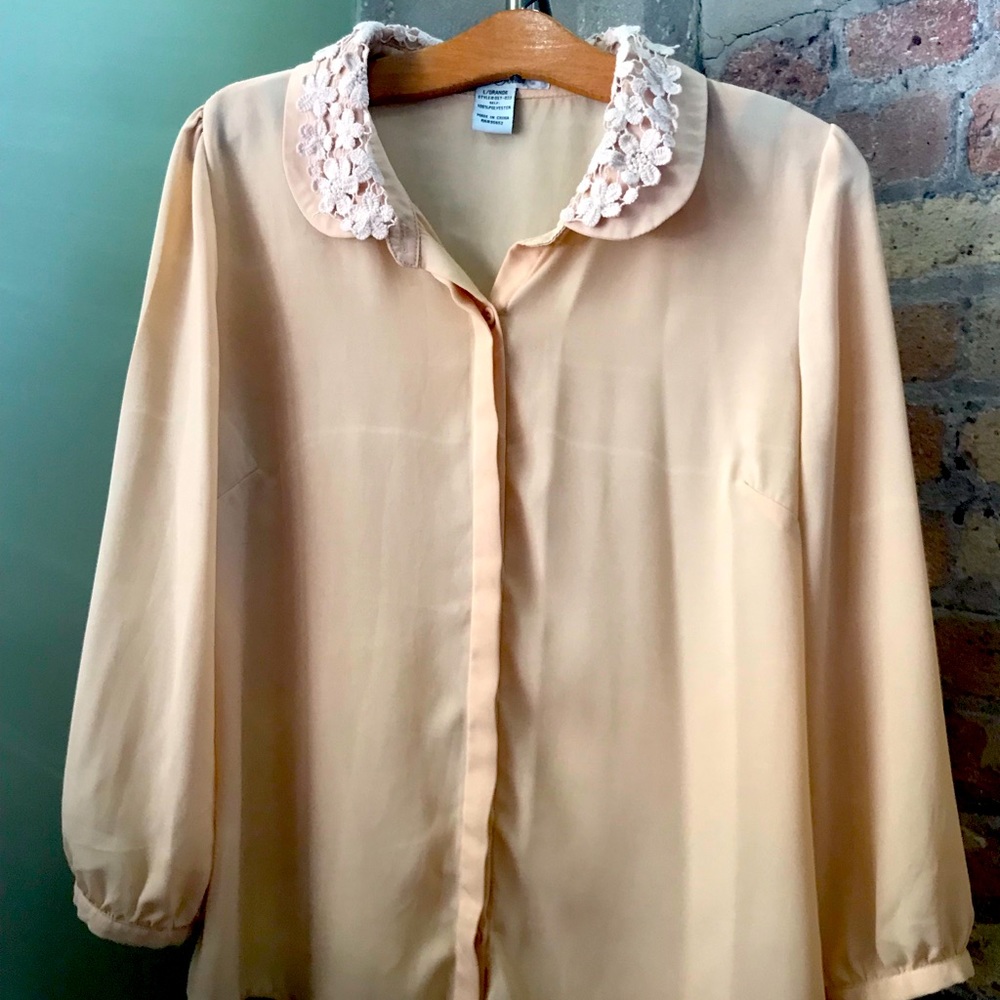Sans Souci L Peach floral collar vintage button blouse